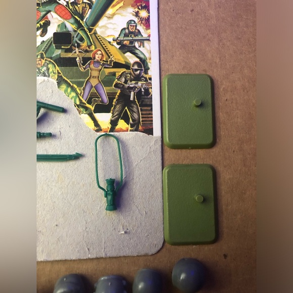 GI Joe ARAH Accessory Kit #3 / 1985 Hasbro / 19 of 24 pieces plus cardback - Picture 4 of 9